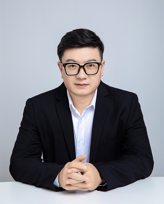 劉濤形象照.jpg